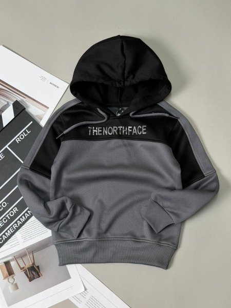 اسود و رمادي